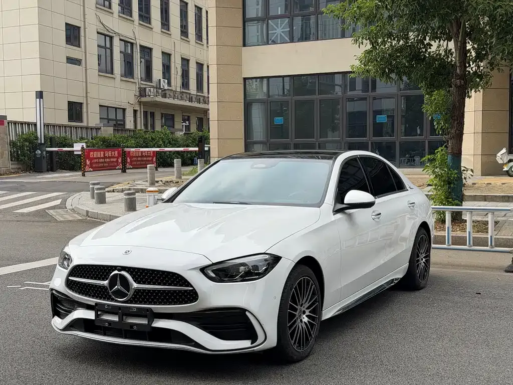 Mercedes-Benz C-Class — фото 1