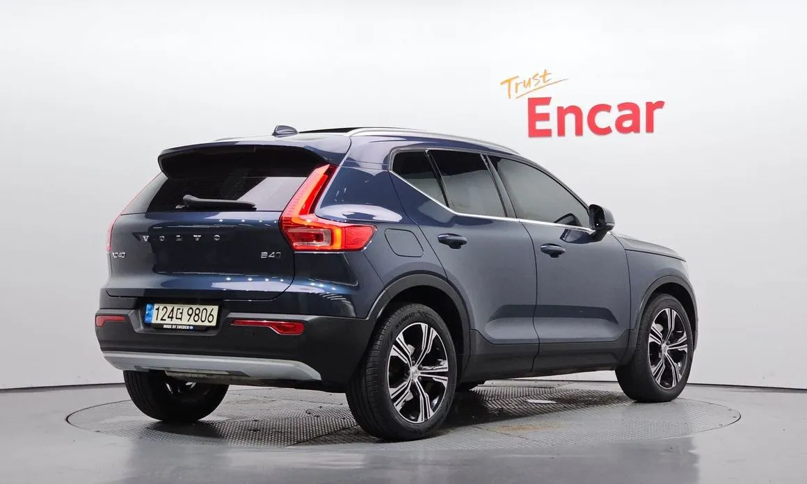 Volvo XC40 — фото 3