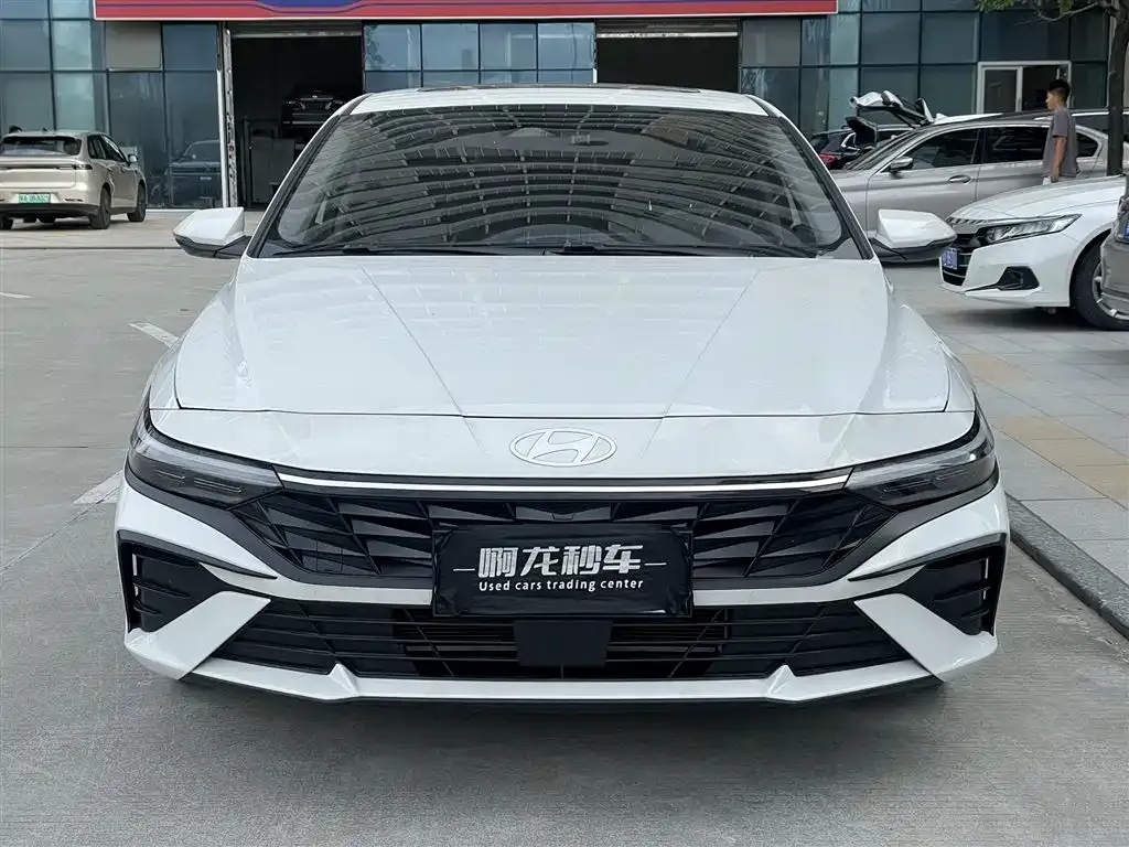 Hyundai Elantra — фото 4