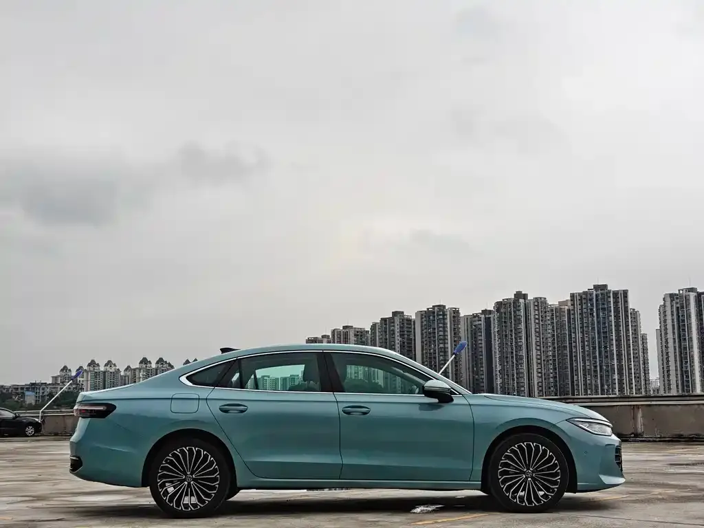 Volkswagen Passat — фото 8