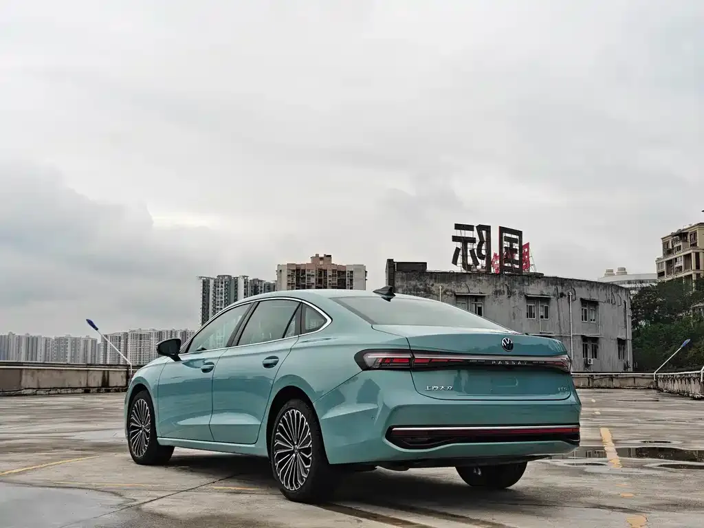 Volkswagen Passat — фото 4