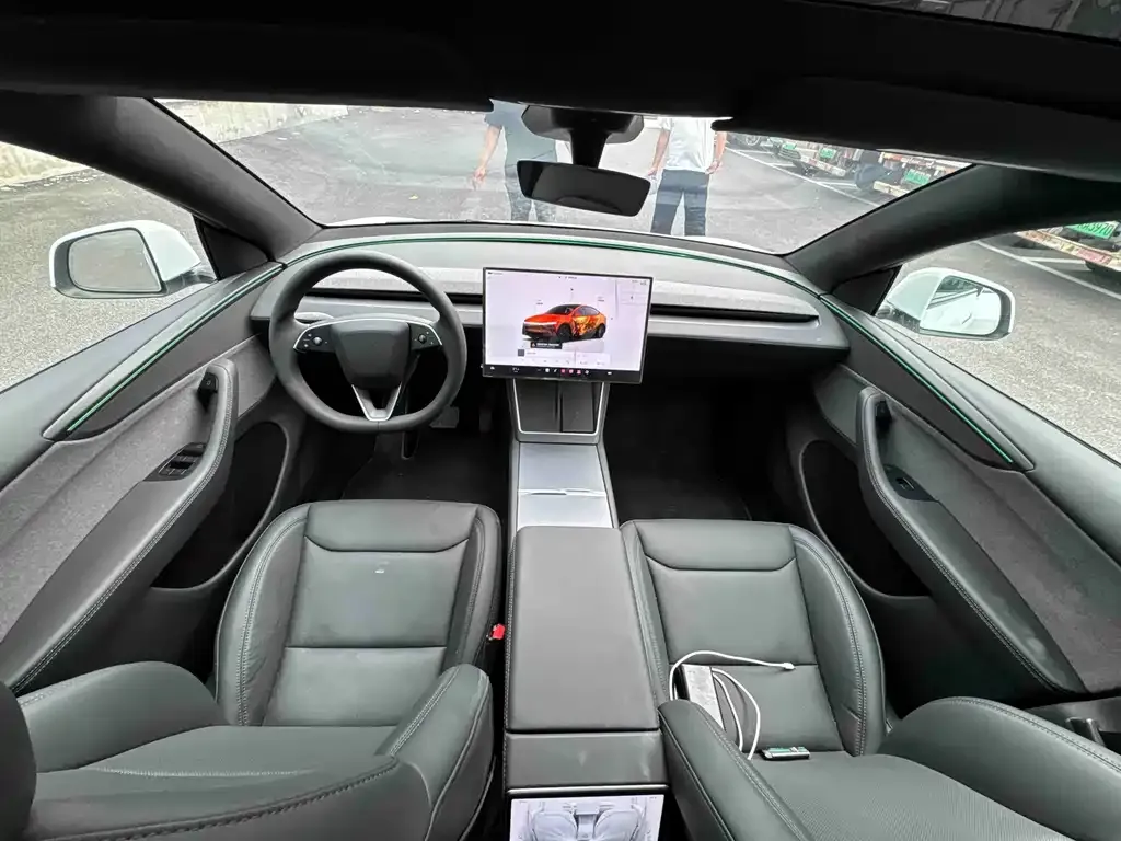 Tesla Model Y — фото 4