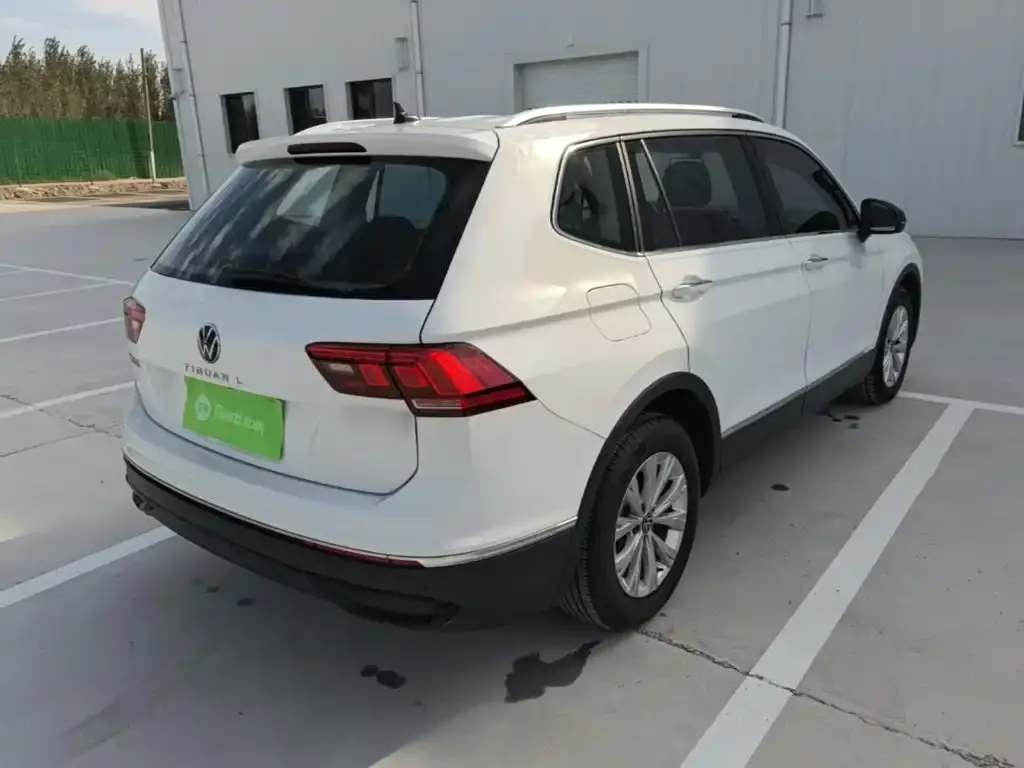 Volkswagen Tiguan L — фото 5