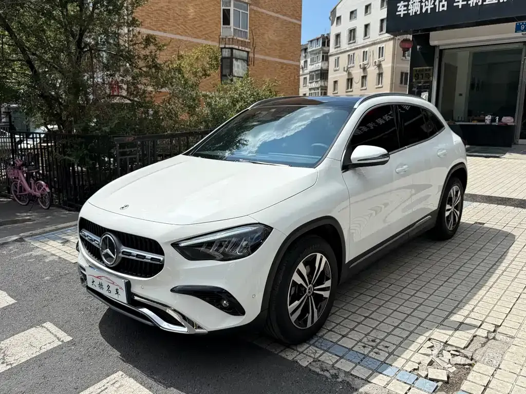 Mercedes-Benz GLA — фото 1