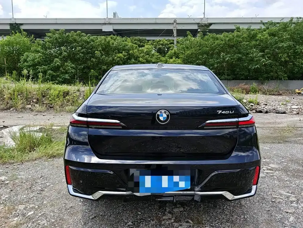 BMW 7 Series — фото 2