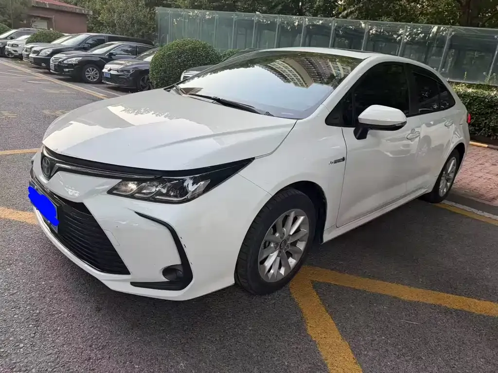 Toyota Corolla — фото 1