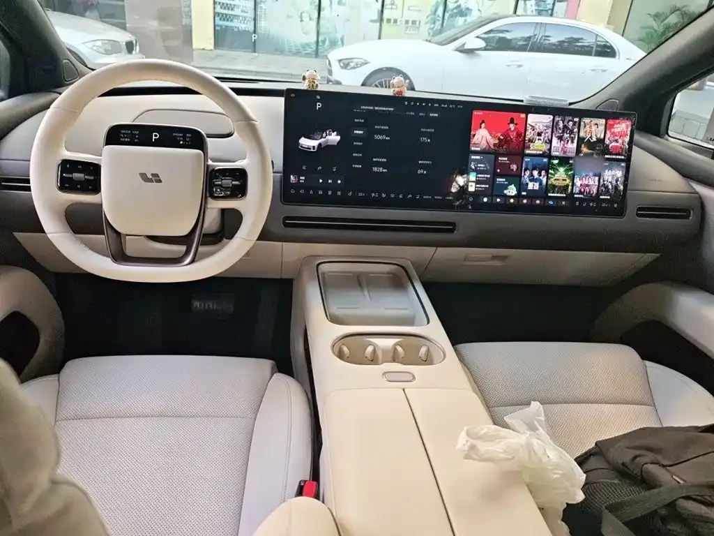 Li Auto Li i6 — фото 10