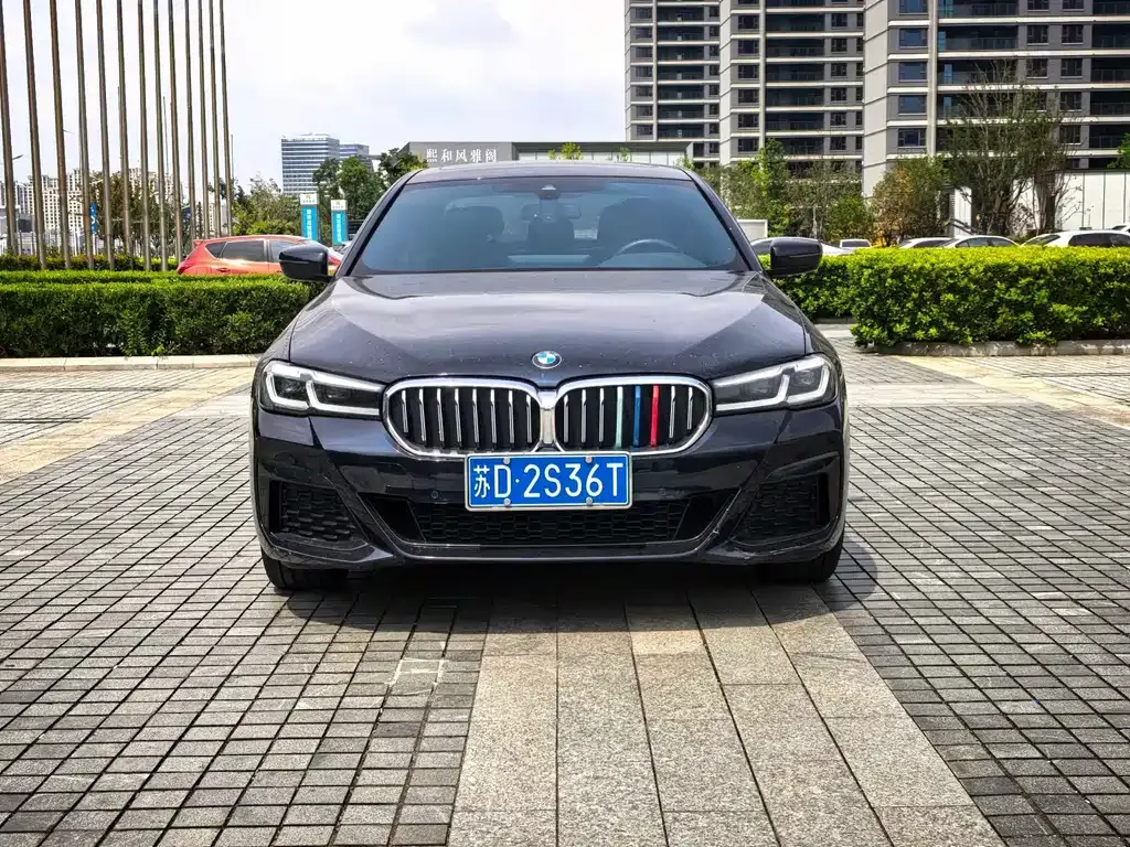 BMW 5 Series — фото 5