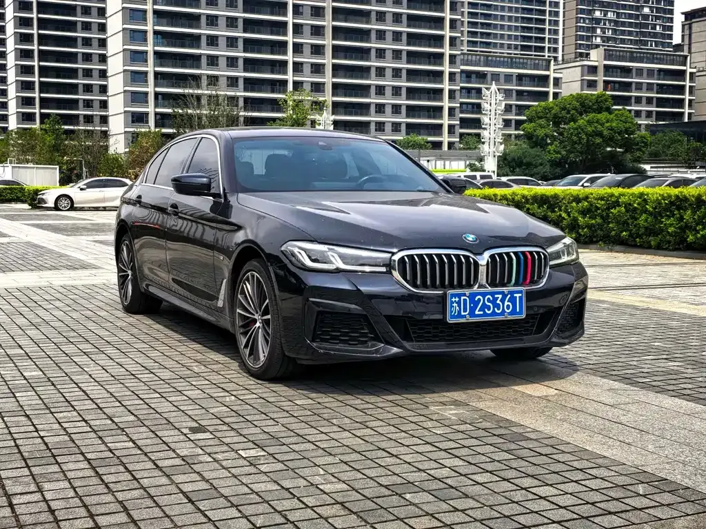 BMW 5 Series — фото 8