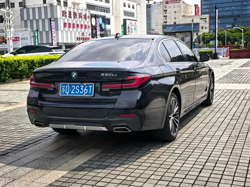 BMW 5 Series — фото 4
