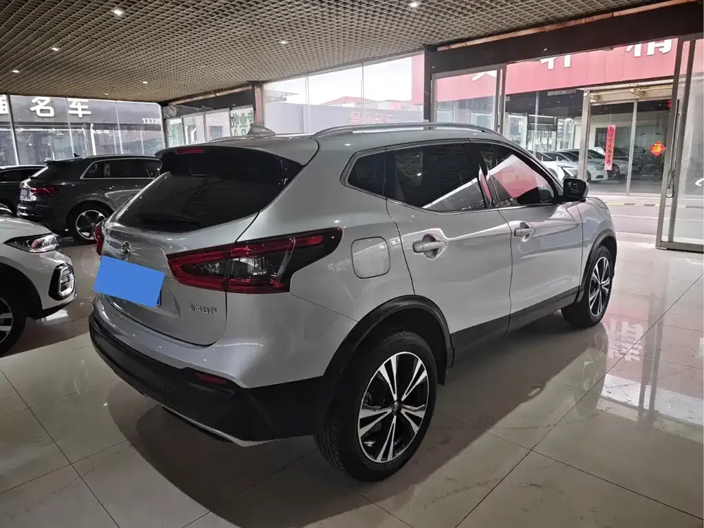 Nissan Qashqai — фото 9