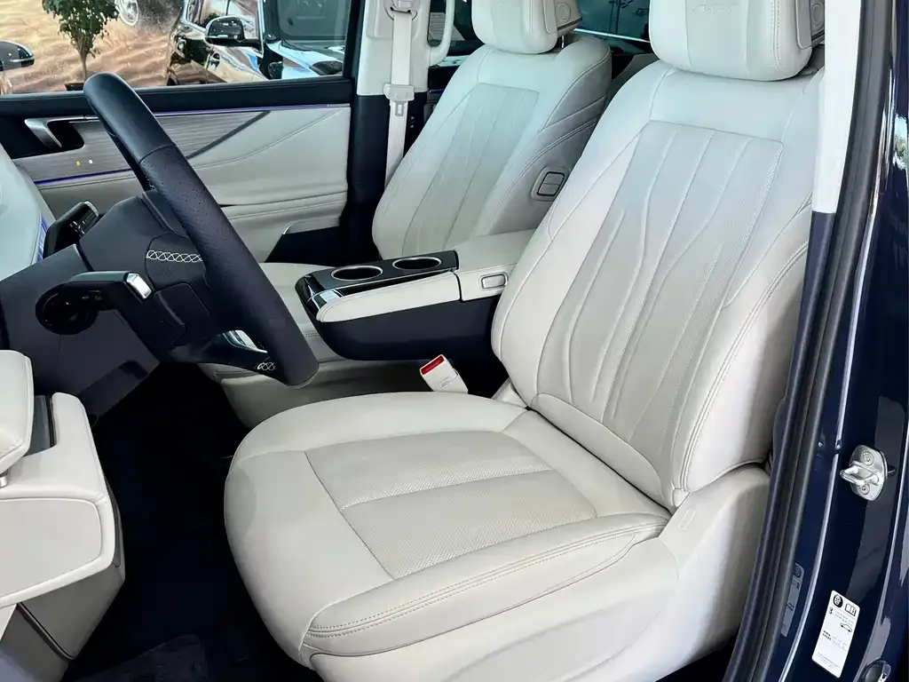 Buick GL8 Hybrid — фото 2