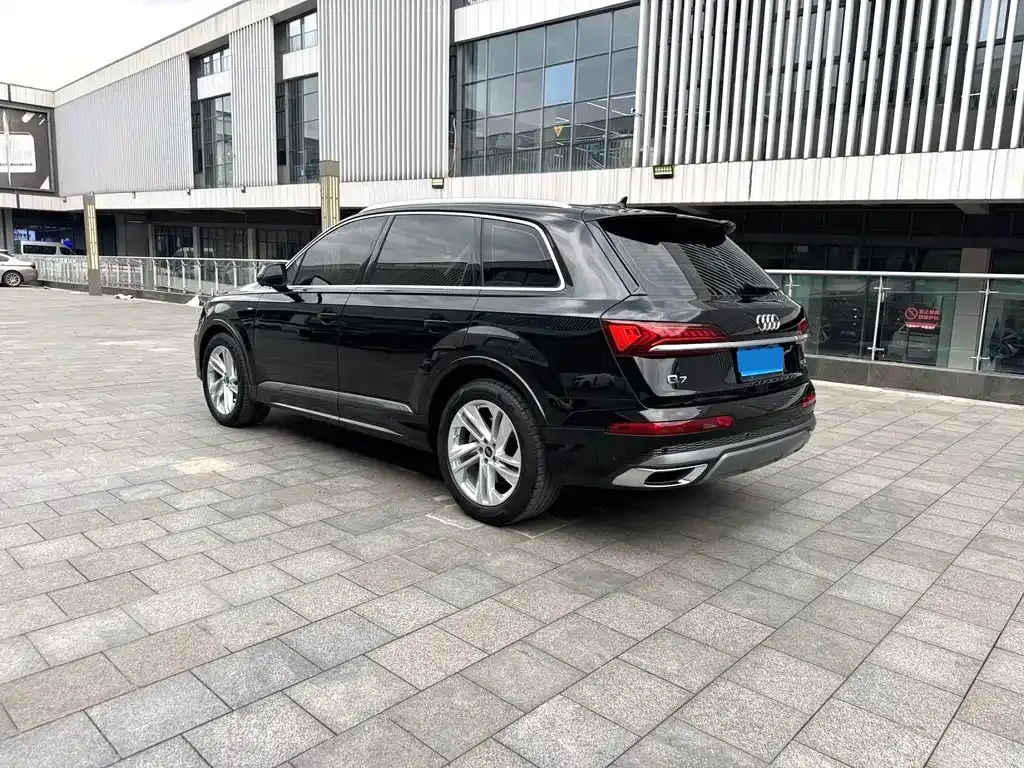 Audi Q7 — фото 4