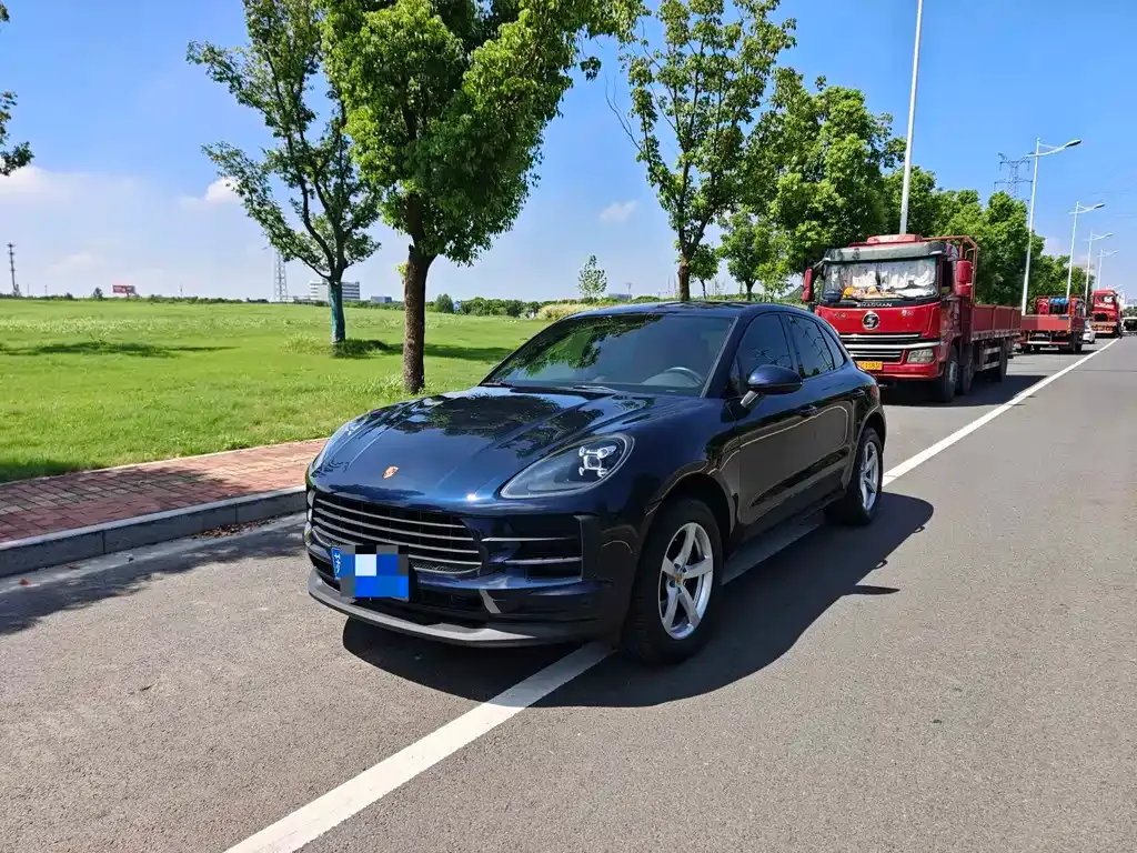 Porsche Macan — фото 1