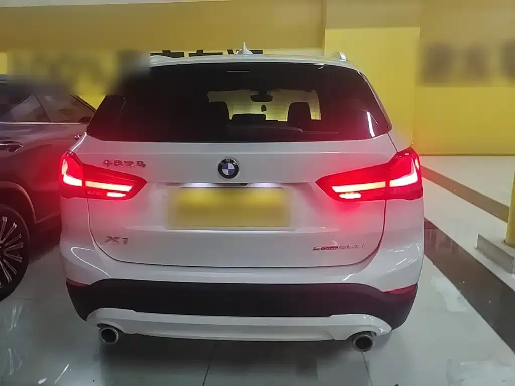 BMW X1 — фото 8