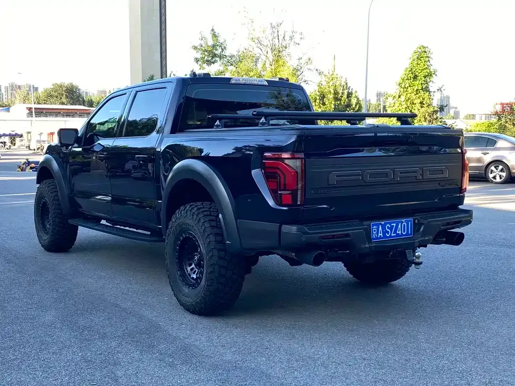 Ford F-150 Raptor — фото 8