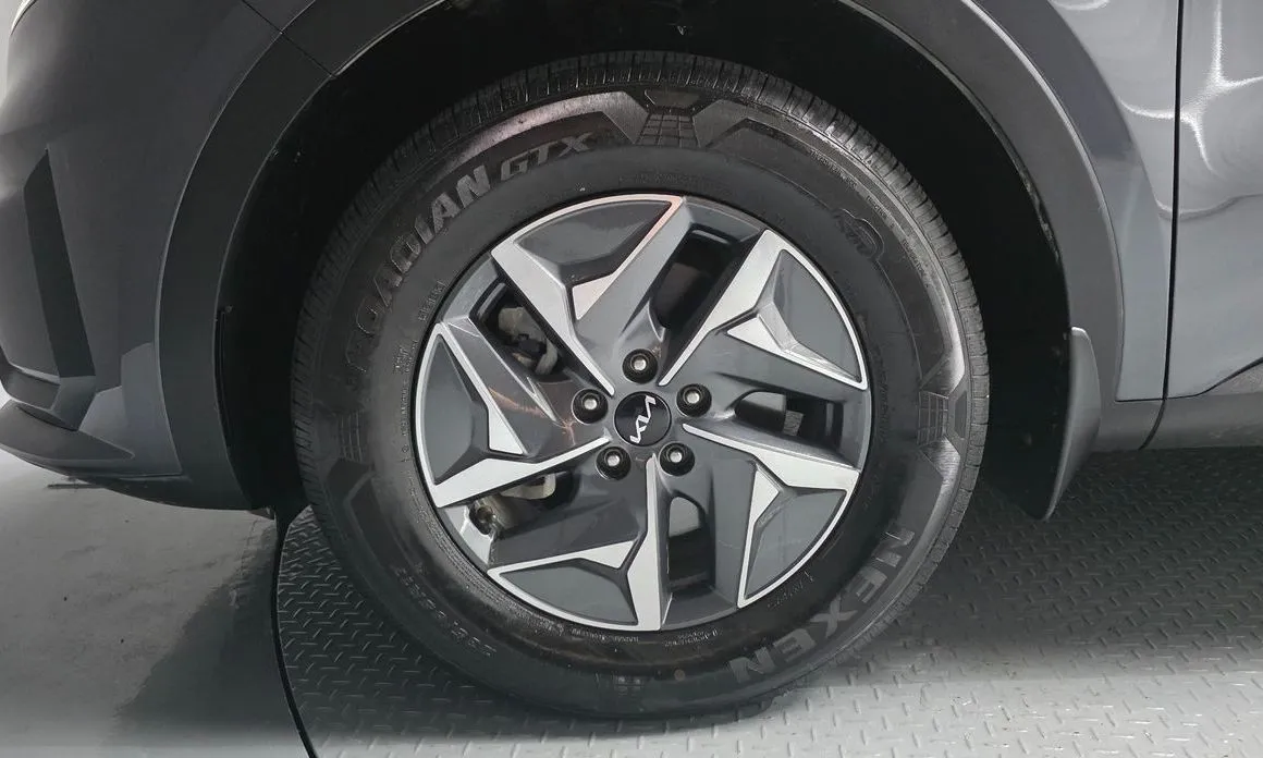 Kia Sorento — фото 8