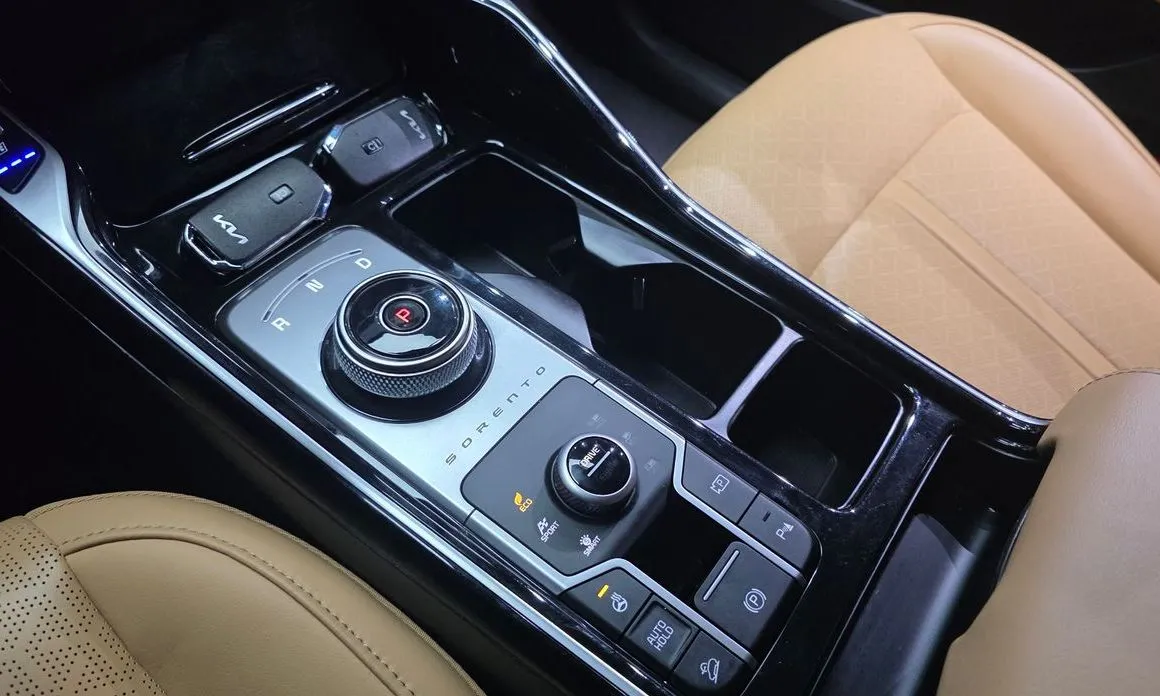 Kia Sorento — фото 6