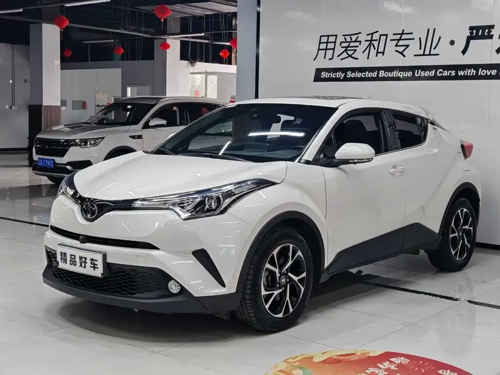 Toyota C-HR — фото 1