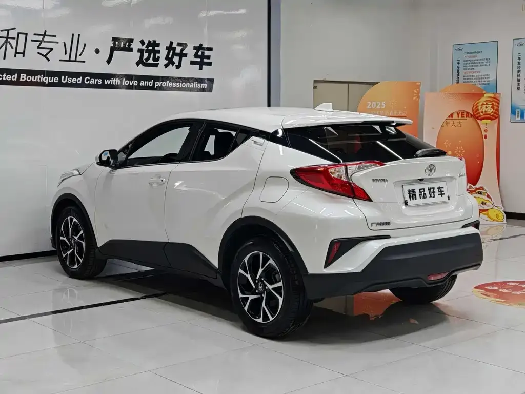 Toyota C-HR — фото 3
