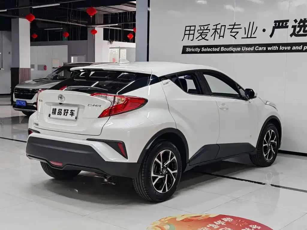 Toyota C-HR — фото 4