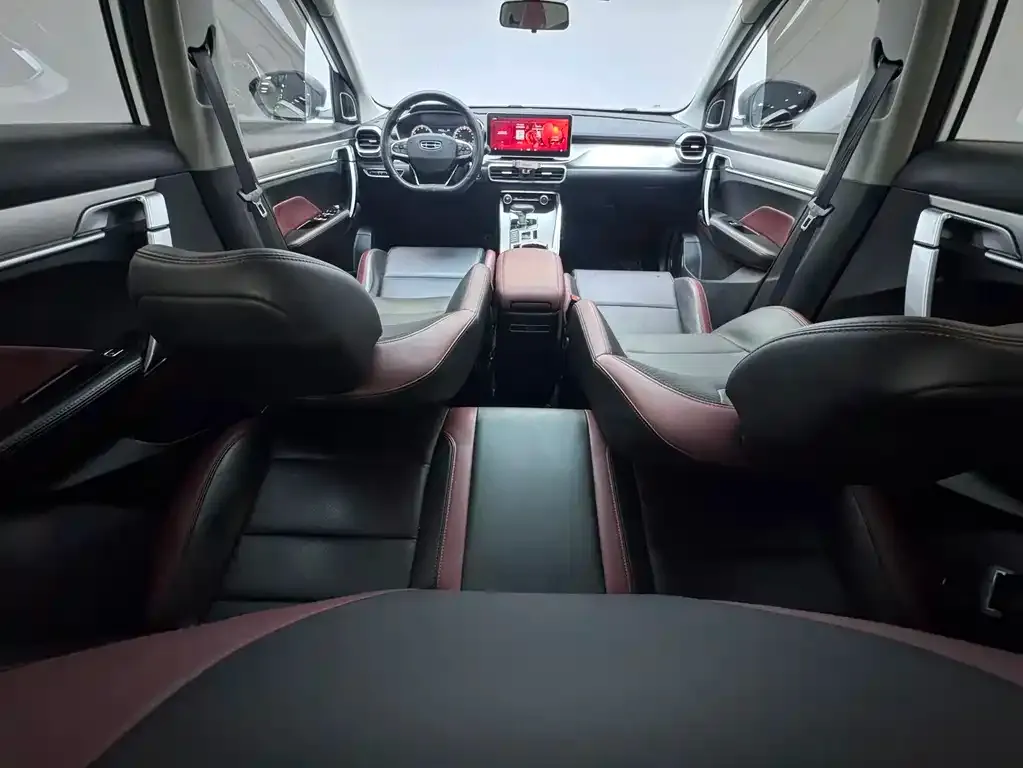 Geely Binyue — фото 10
