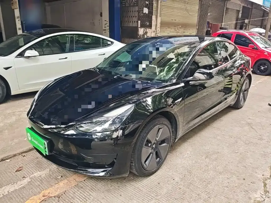 Tesla Model 3 — фото 1