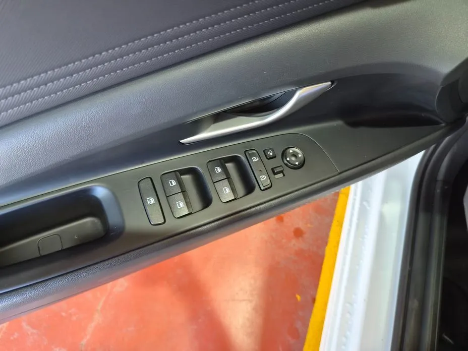 Hyundai AVANTE — фото 6