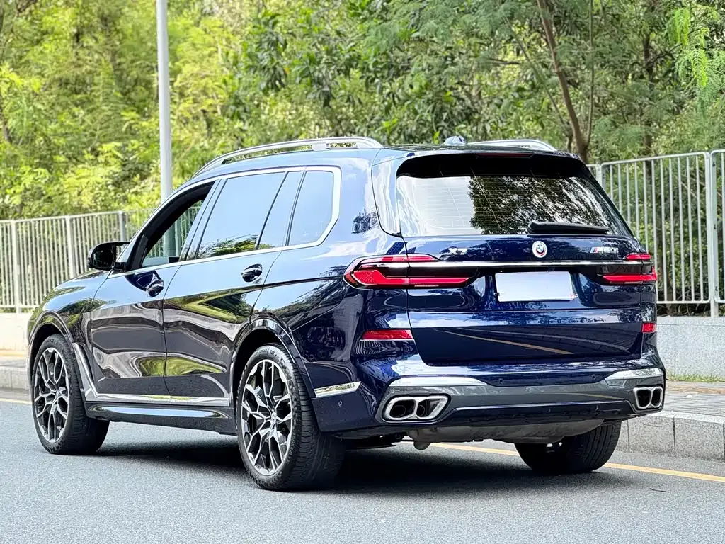BMW X7 M60i — фото 6