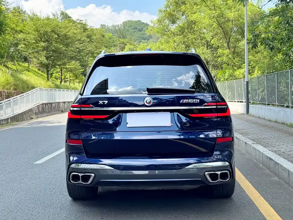 BMW X7 M60i — фото 2