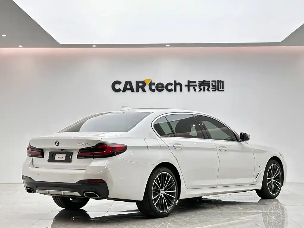BMW 5 Series — фото 9