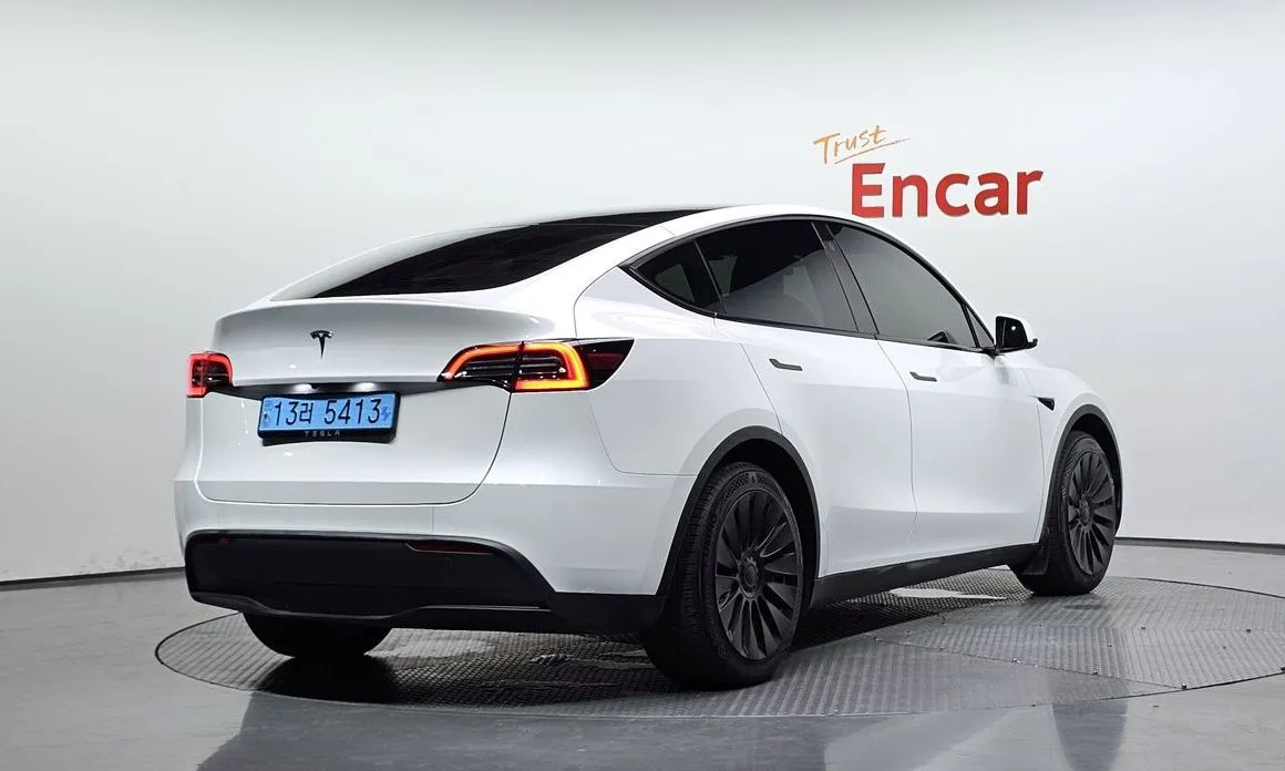 Tesla Model Y — фото 7