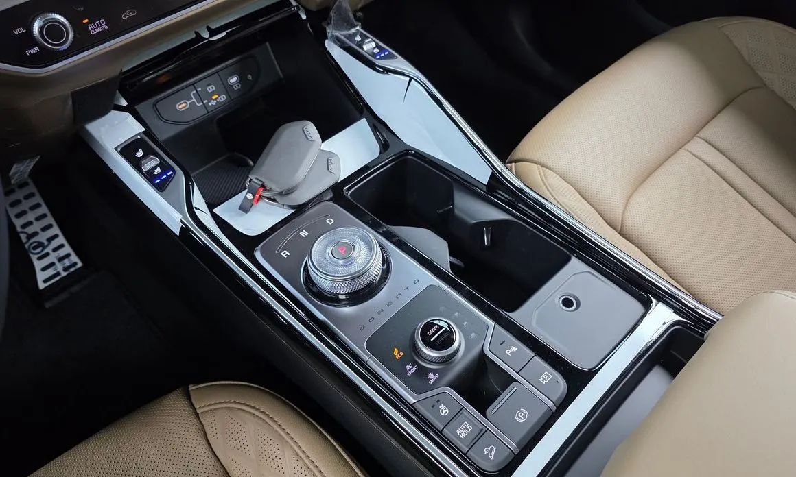 Kia Sorento — фото 6