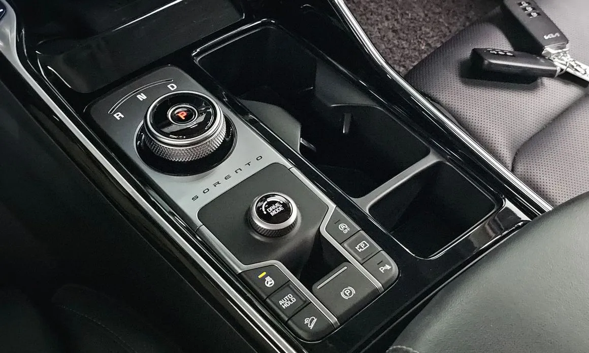 Kia Sorento — фото 7