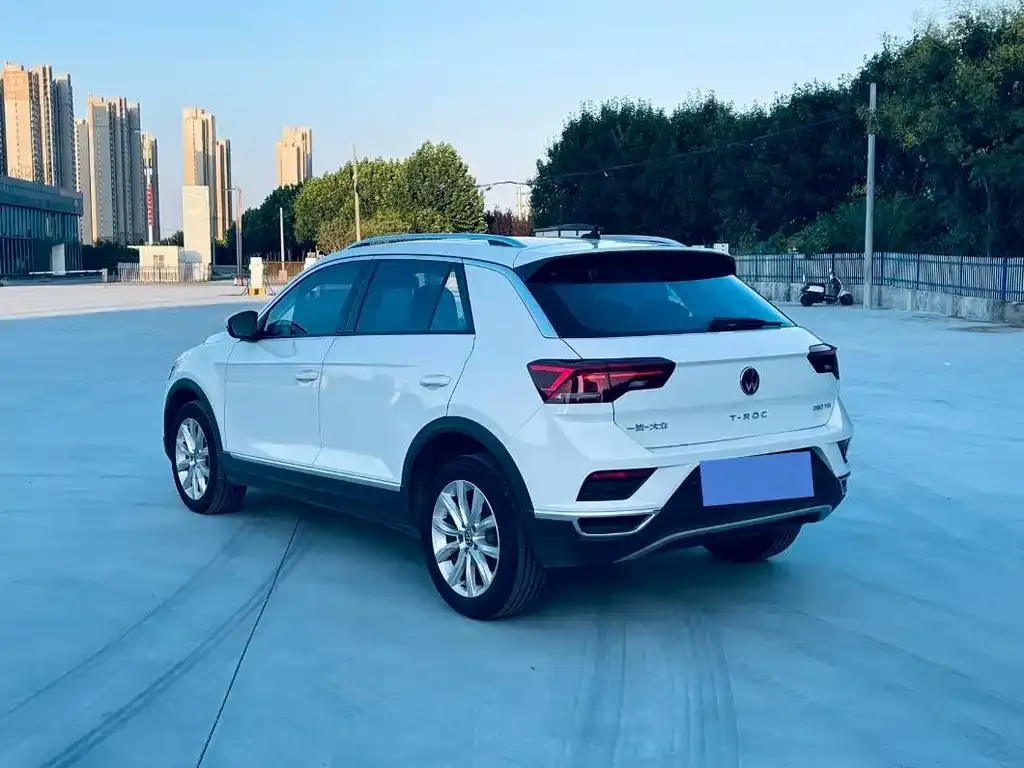 Volkswagen T-Roc — фото 4
