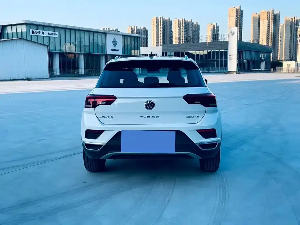 Volkswagen T-Roc — фото 2