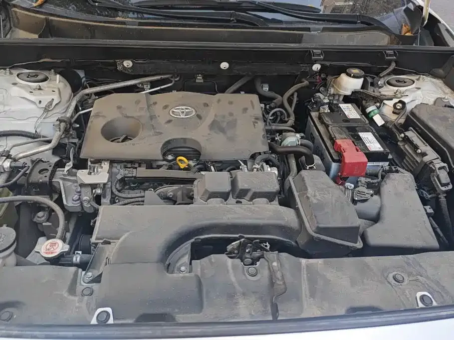 Toyota RAV4 — фото 10