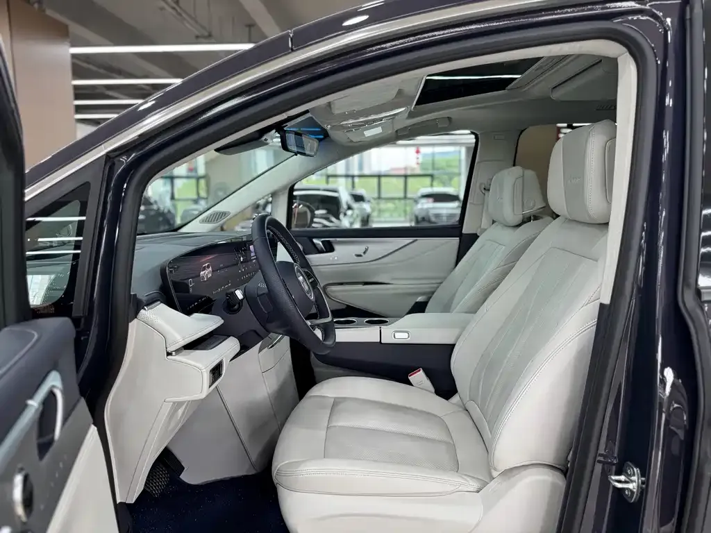 Buick GL8 Hybrid — фото 5