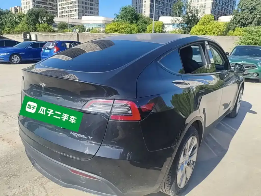Tesla Model Y — фото 4