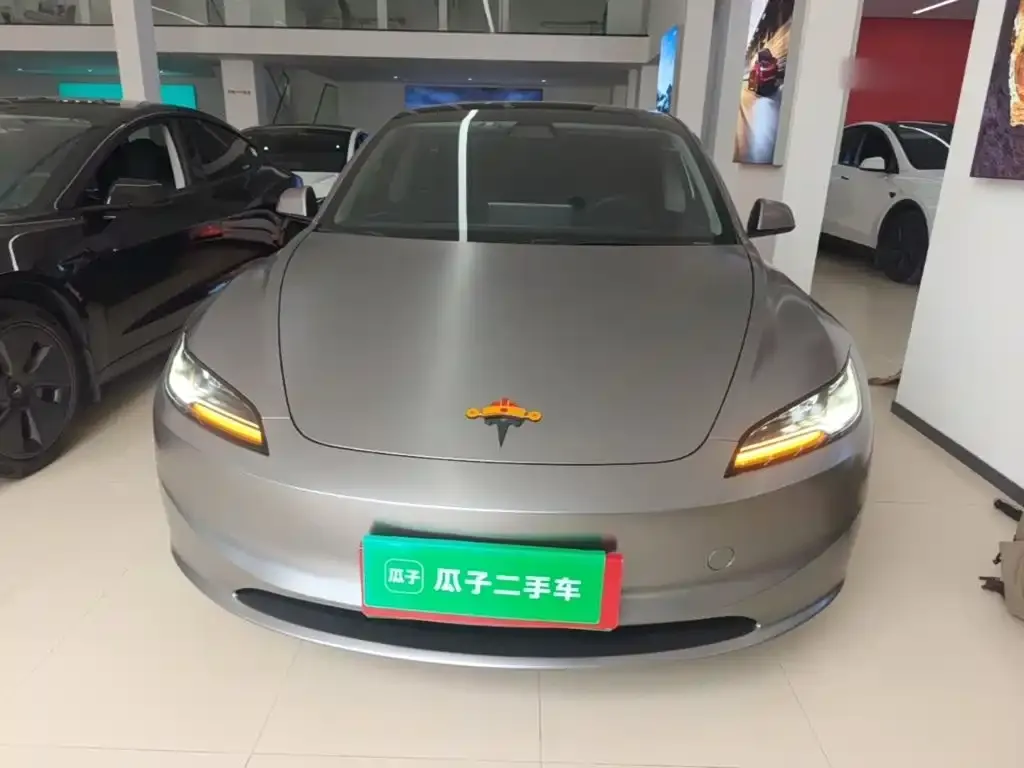 Tesla Model 3 — фото 10