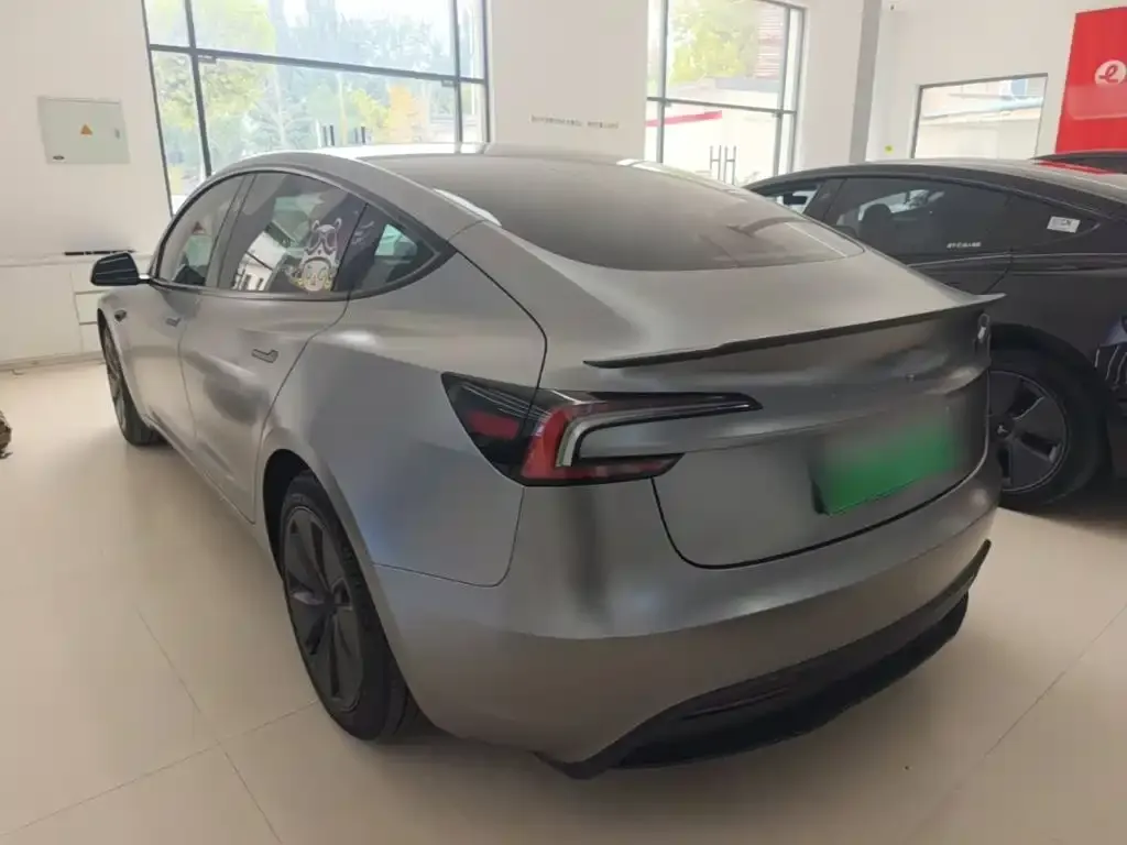 Tesla Model 3 — фото 3