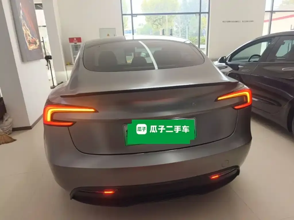 Tesla Model 3 — фото 5