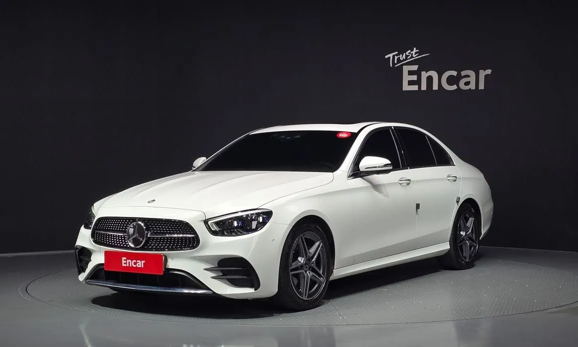 Mercedes-Benz E-Class — фото 1