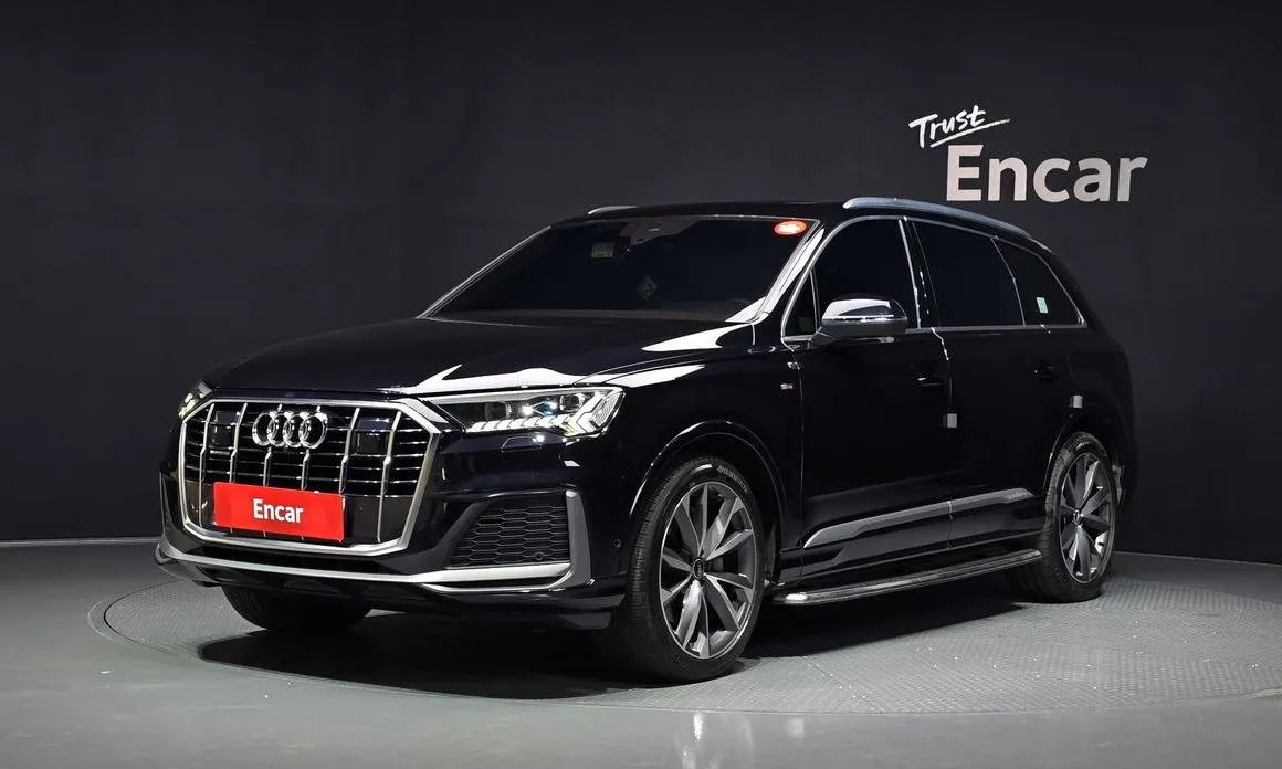 Audi Q7 — фото 1