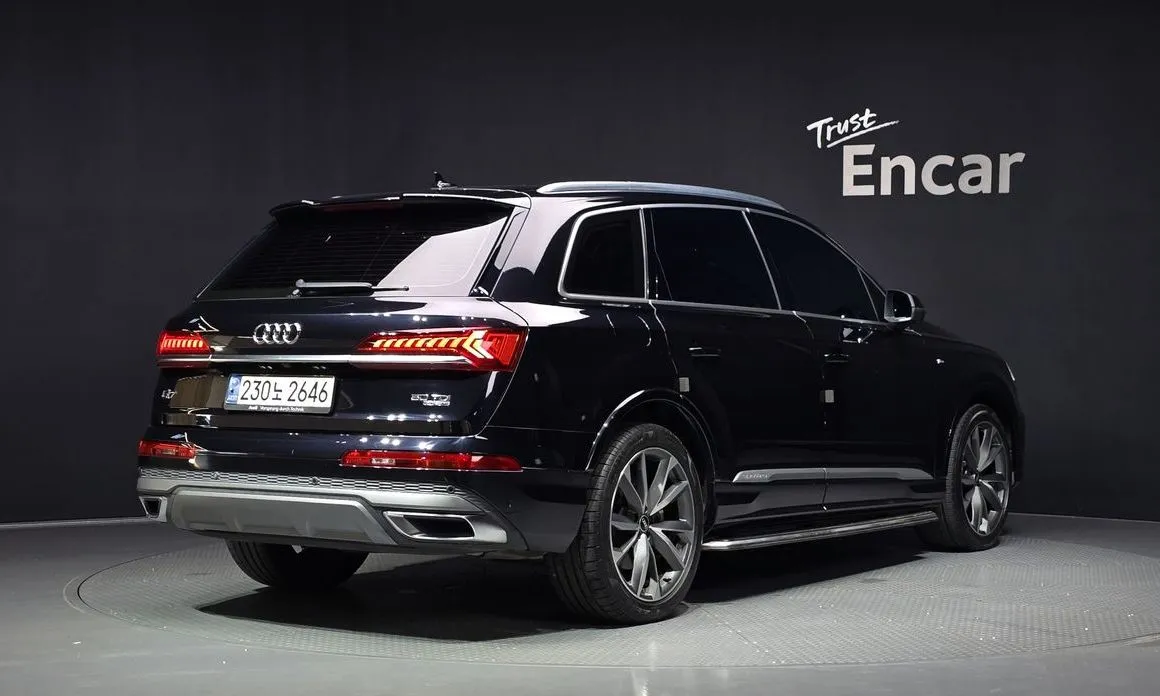 Audi Q7 — фото 6