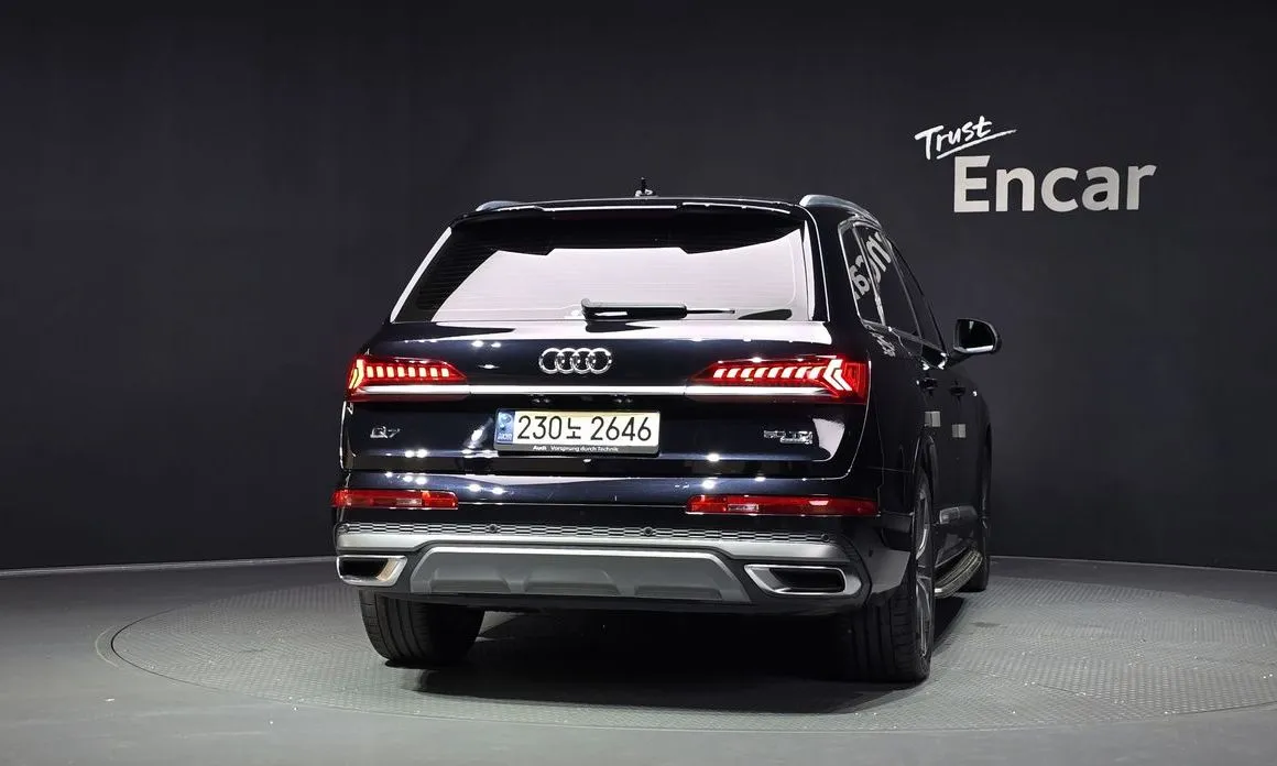 Audi Q7 — фото 3