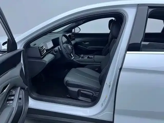 BYD Qin L — фото 2