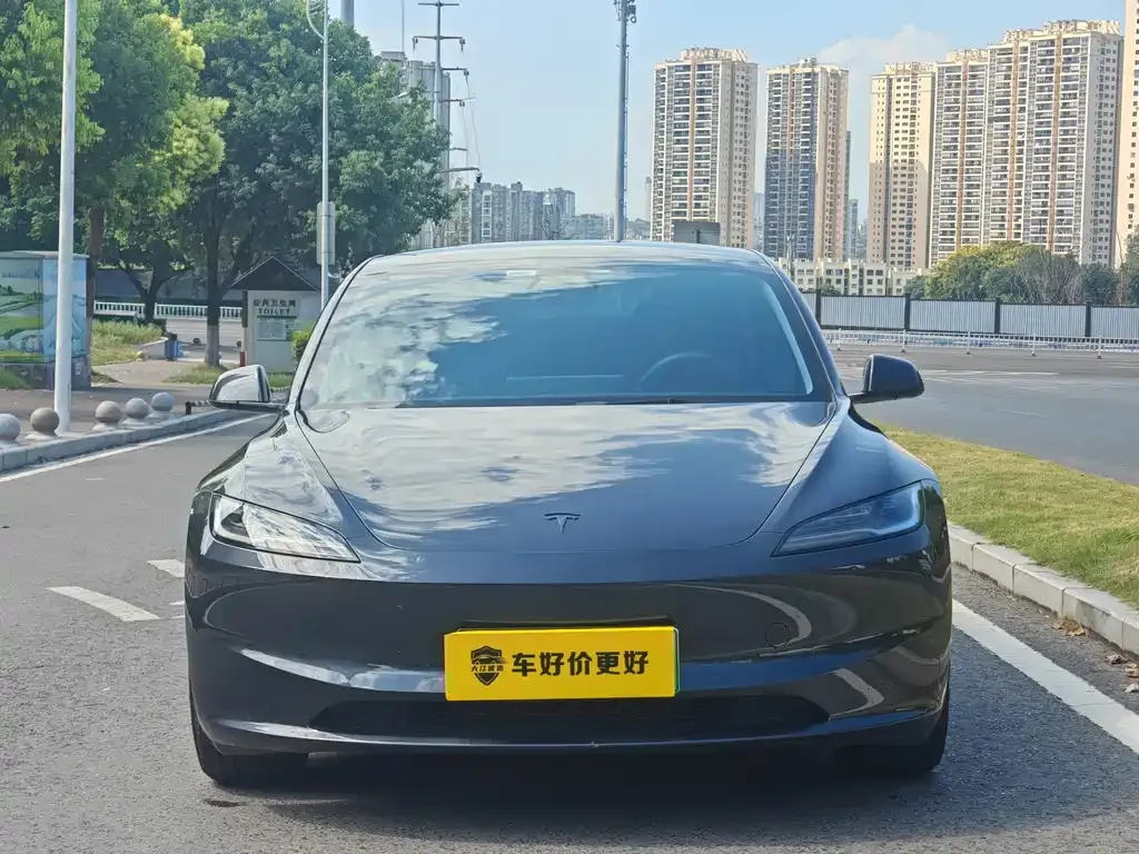 Tesla Model 3 — фото 4