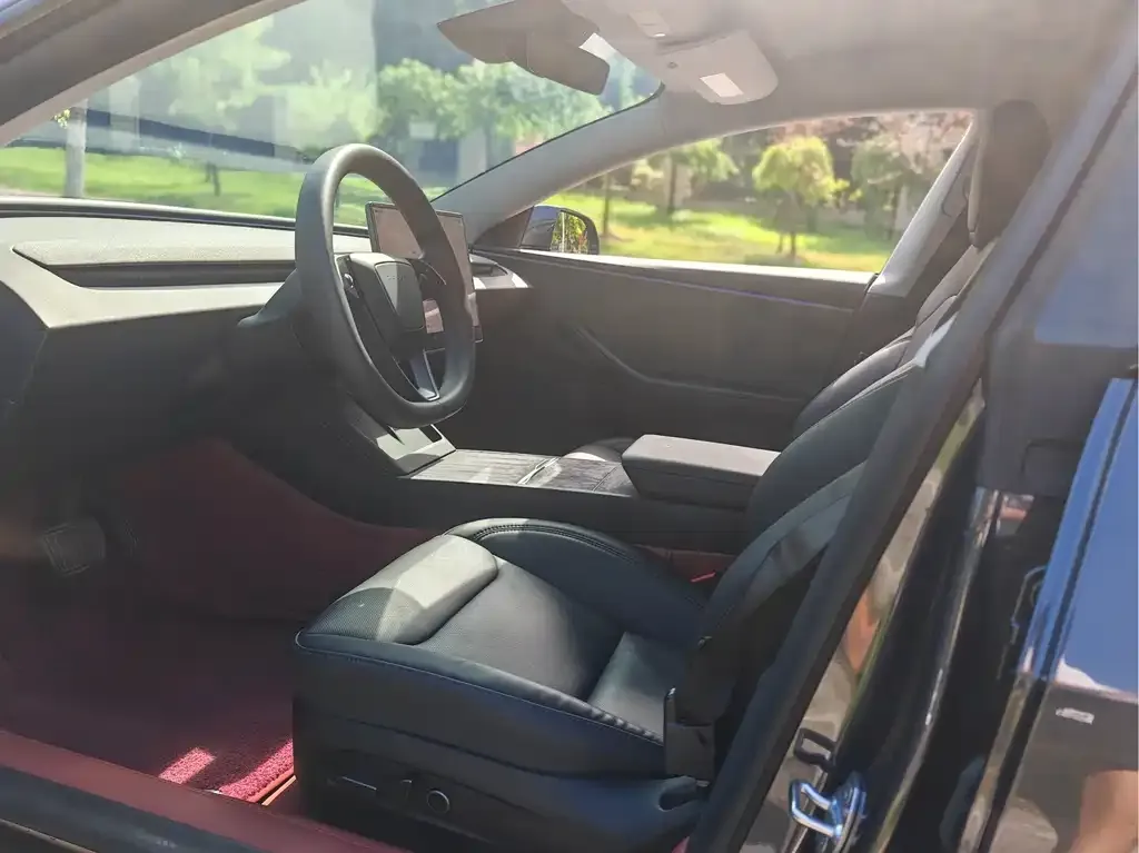 Tesla Model 3 — фото 10
