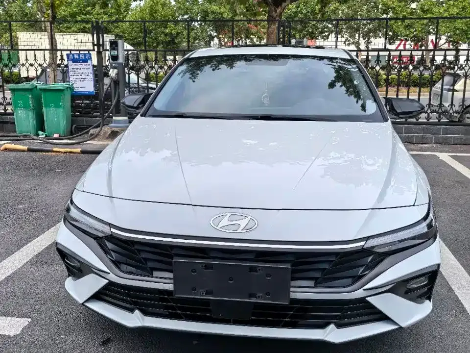 Hyundai Elantra — фото 7